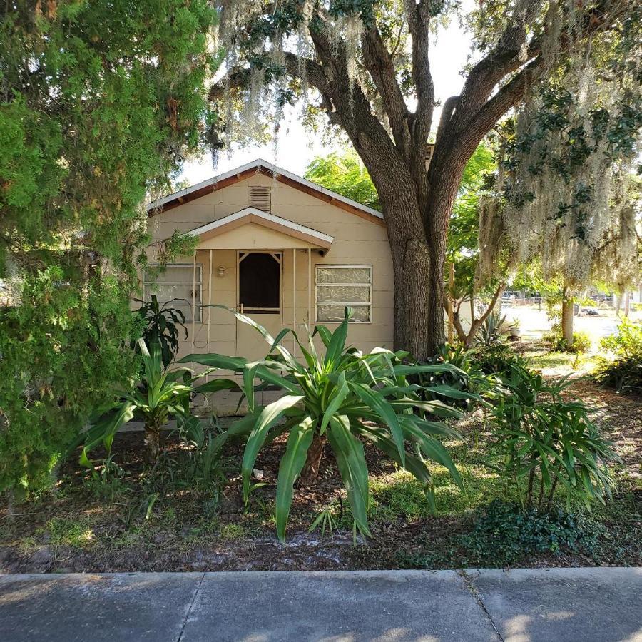 1 Beige Cozy Bungalow Or 1 White Cozy Efficiency Cottage In Titusville Exteriör bild