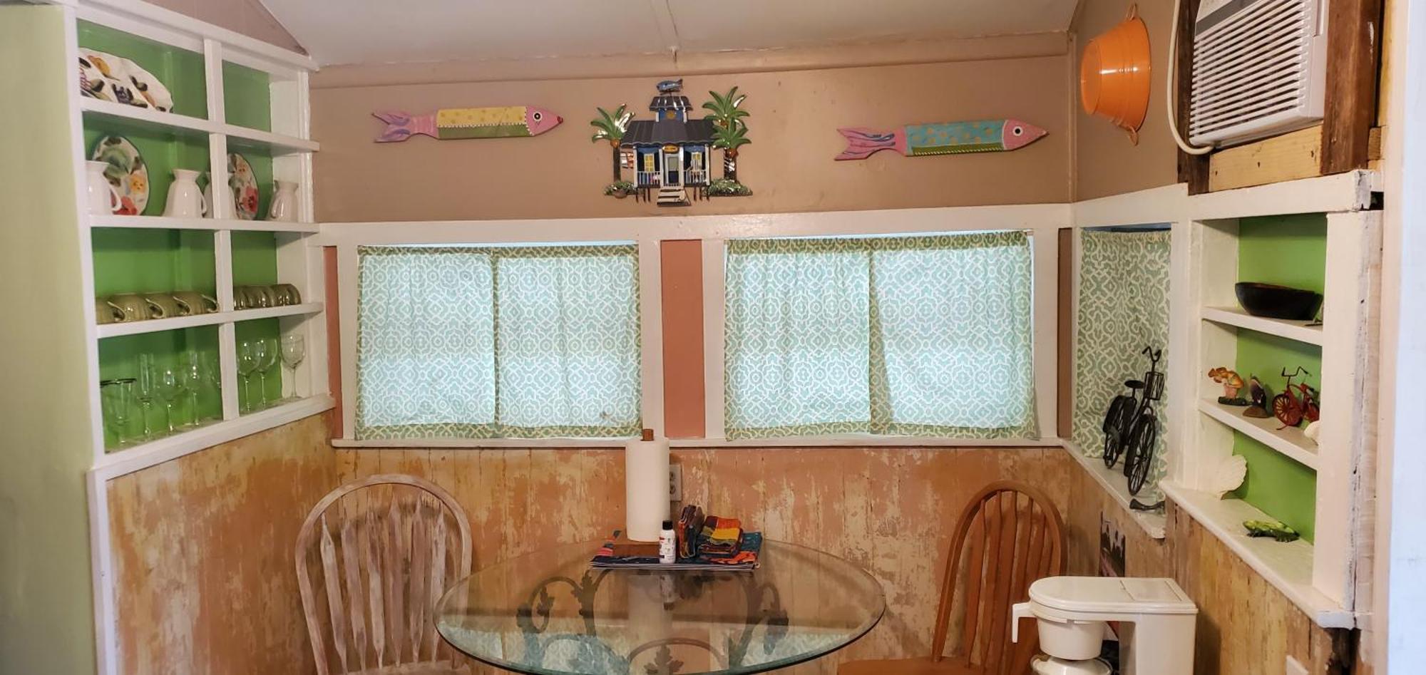 1 Beige Cozy Bungalow Or 1 White Cozy Efficiency Cottage In Titusville Rum bild